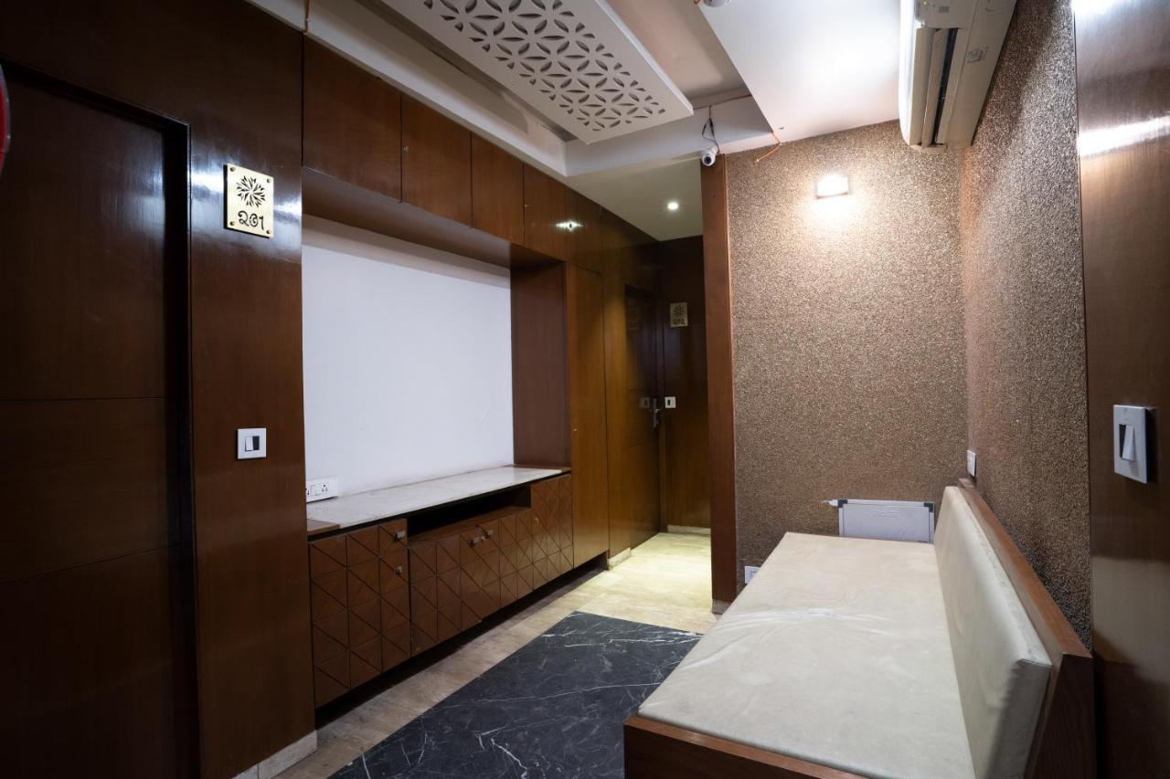 Hotel Kyra Airport Ahmedabad Bagian luar foto