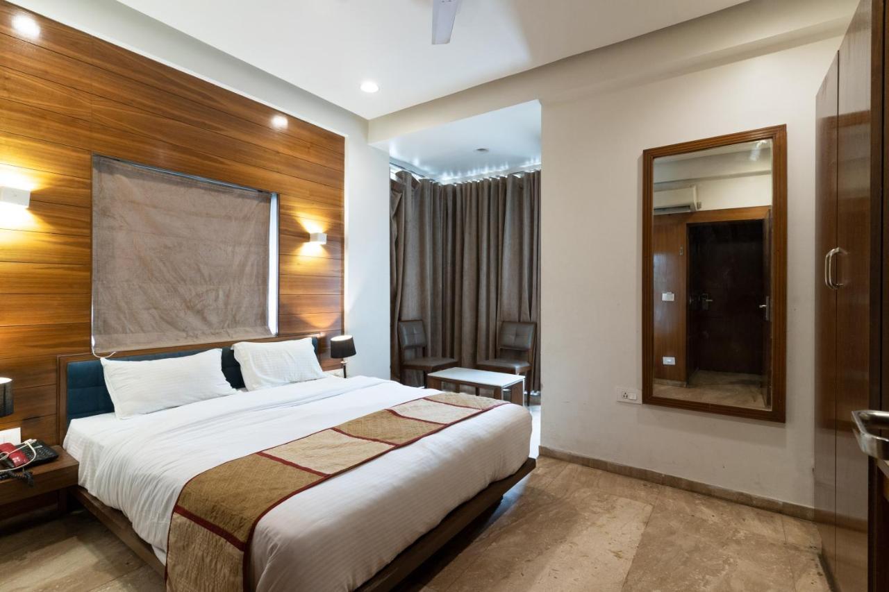 Hotel Kyra Airport Ahmedabad Bagian luar foto